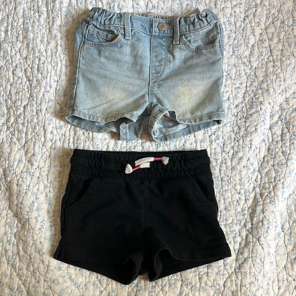 Bundle of 2 pairs 2t girls shorts‎ old navy/target